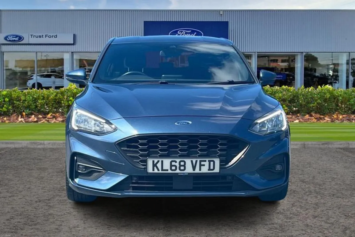 Ford Focus 1.0 EcoBoost ST-Line 5dr - PARKING SENS - Image 6