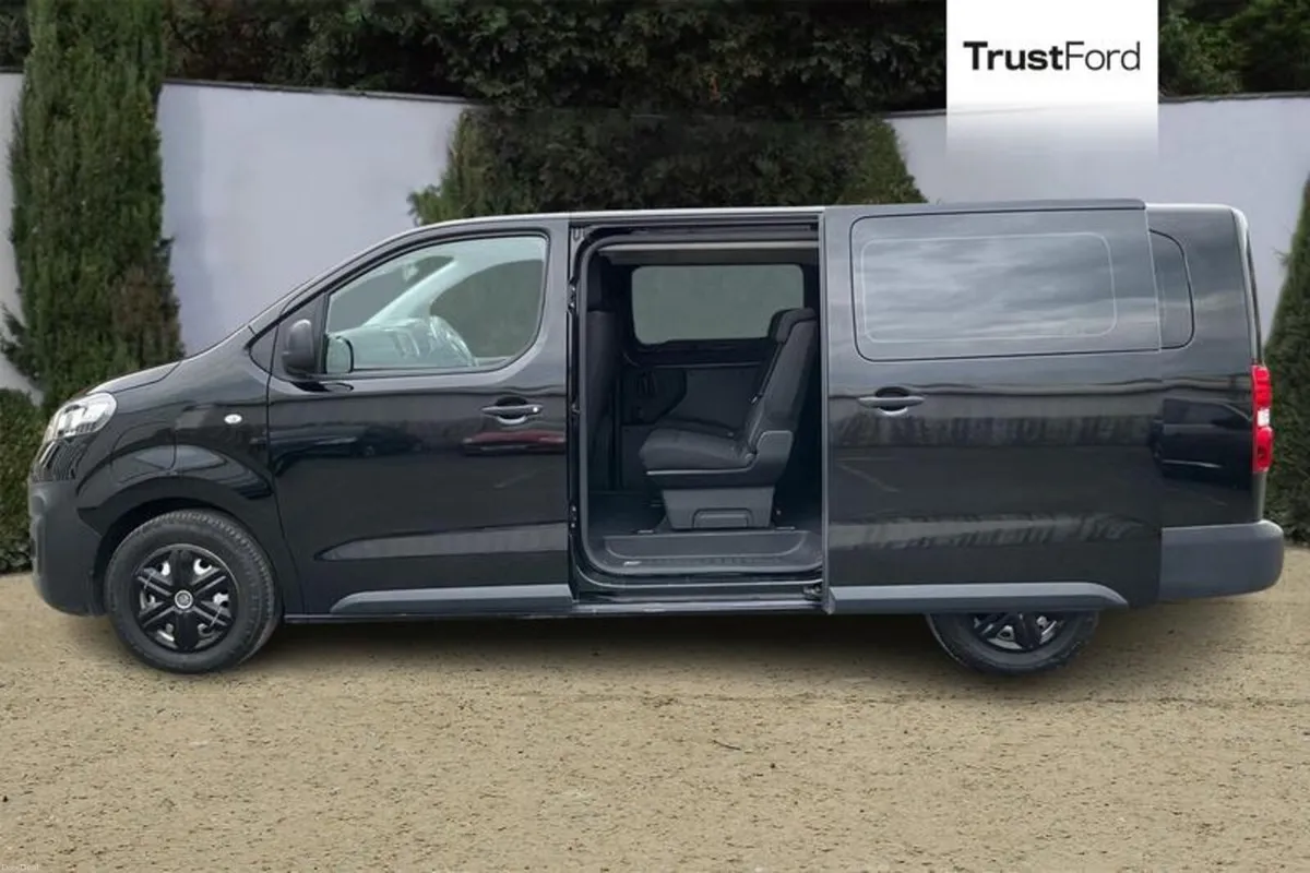 Vauxhall Vivaro 100kW Combi L 50kWh 5dr Auto - Image 5