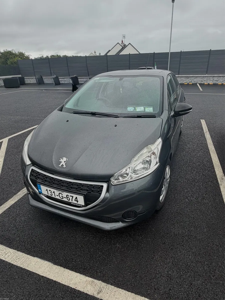 Low mileage 2013 Peugeot 208 - Image 2