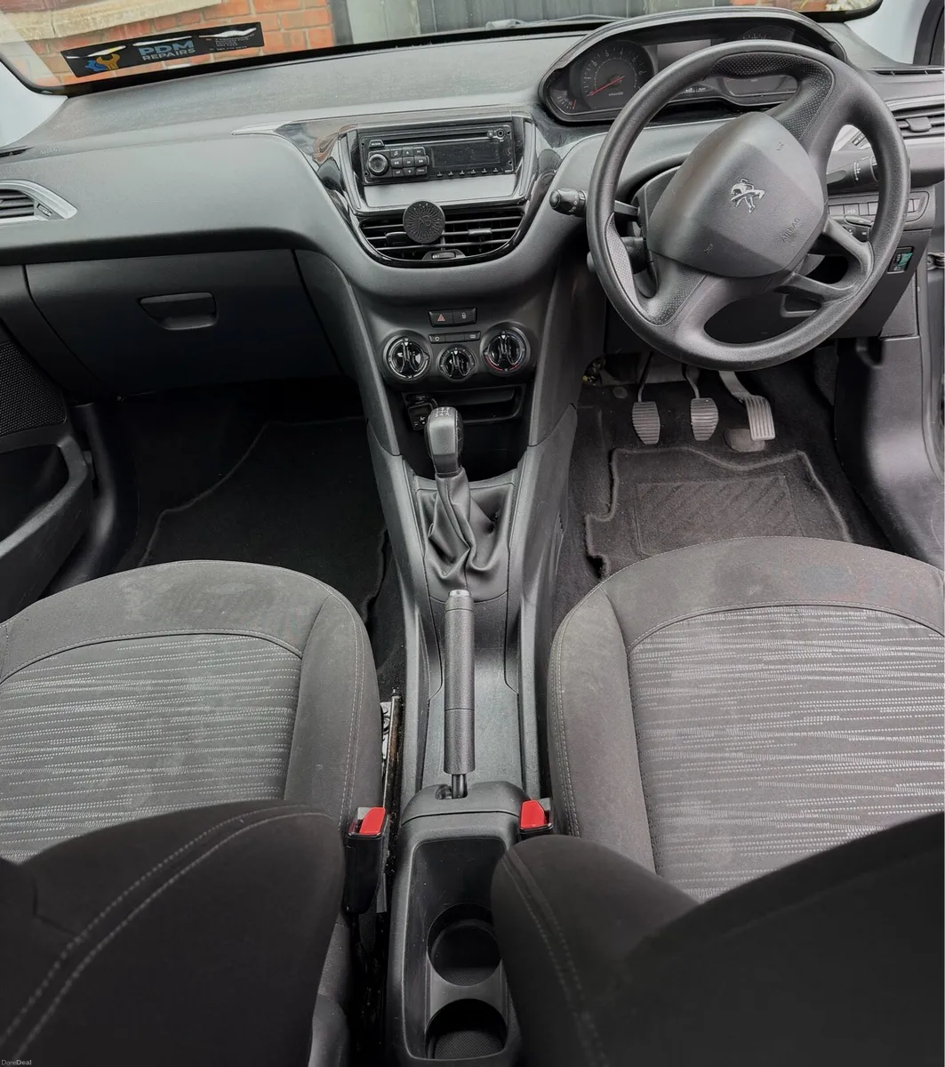 Low mileage 2013 Peugeot 208 - Image 6