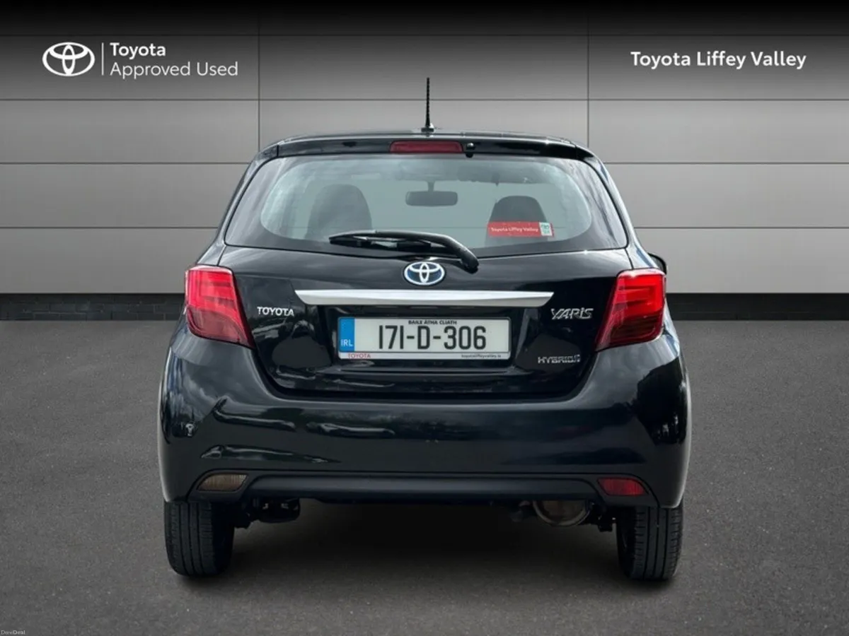 Toyota Yaris YARIS HYBRID LUXURY - Image 4