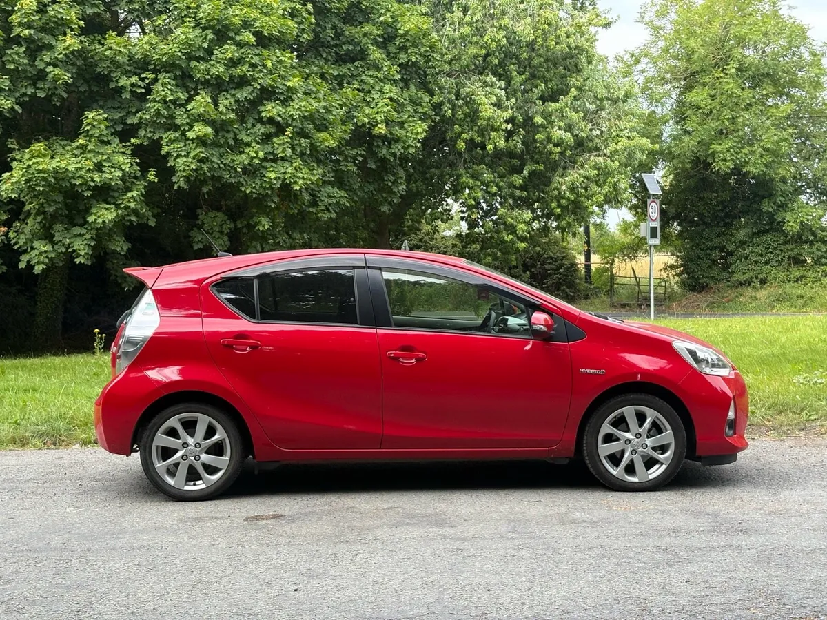 **77000KMS NCT 2027** Aqua 1.5 Hybrid Auto - Image 6