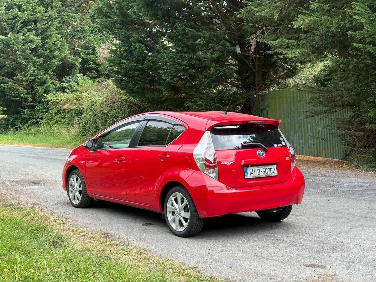 **77000KMS NCT 2027** Aqua 1.5 Hybrid Auto - Image 4