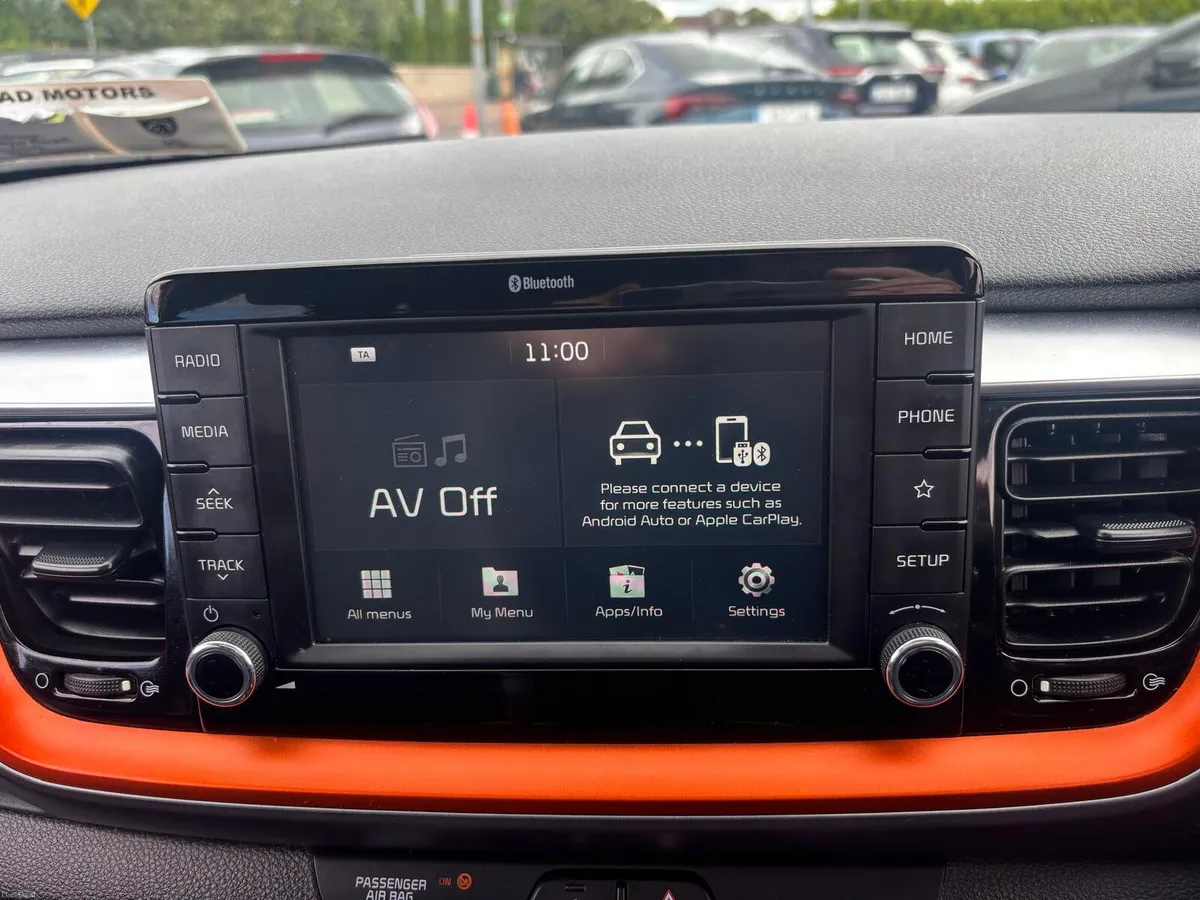 Kia Stonic 2020  PETROL  LOW  MILEAGE - Image 4