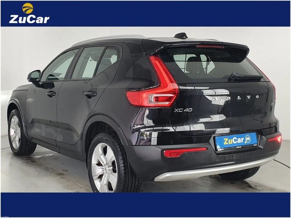 Volvo XC40 Momentum T3 - Image 3