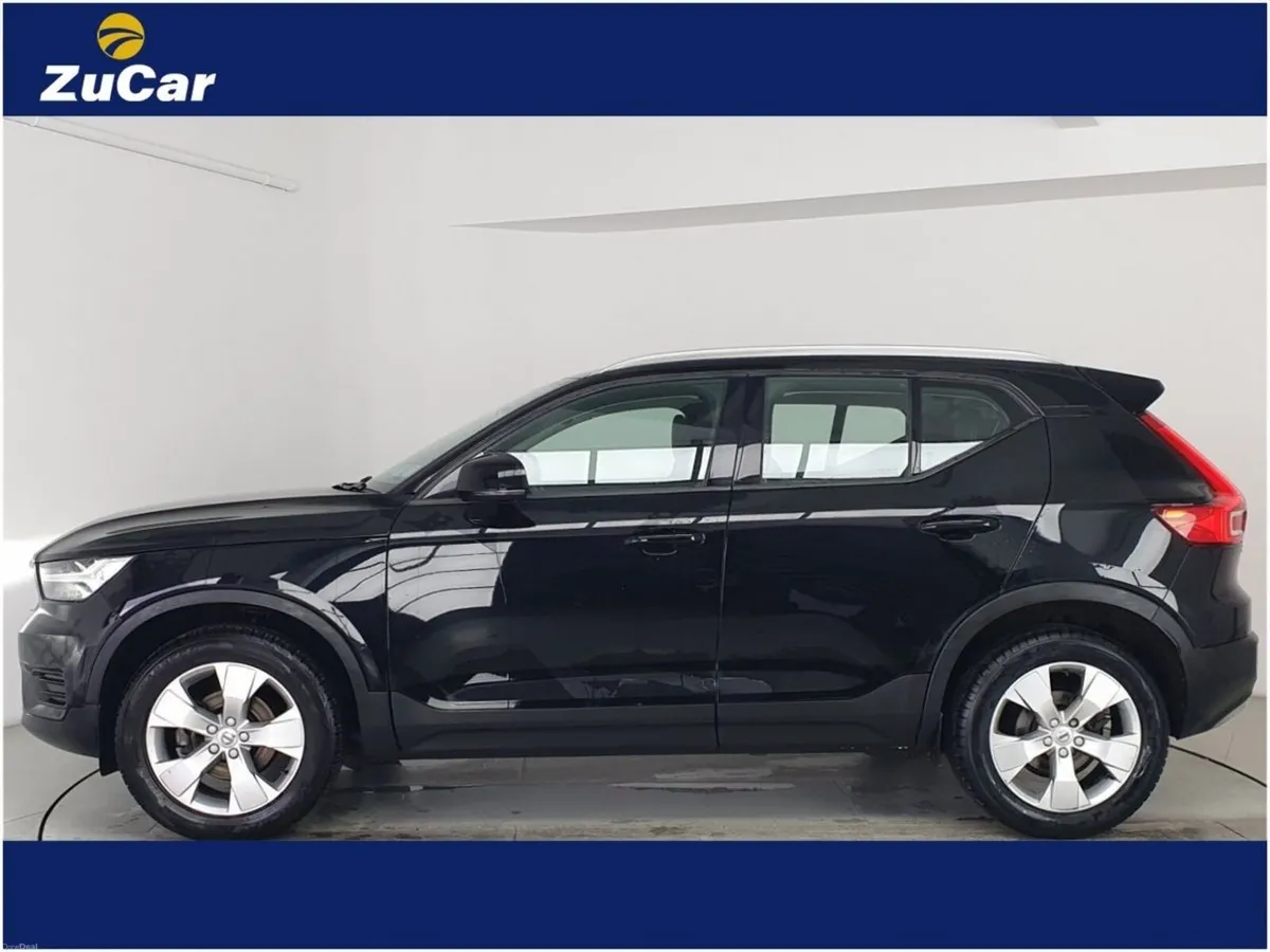 Volvo XC40 Momentum T3 - Image 5