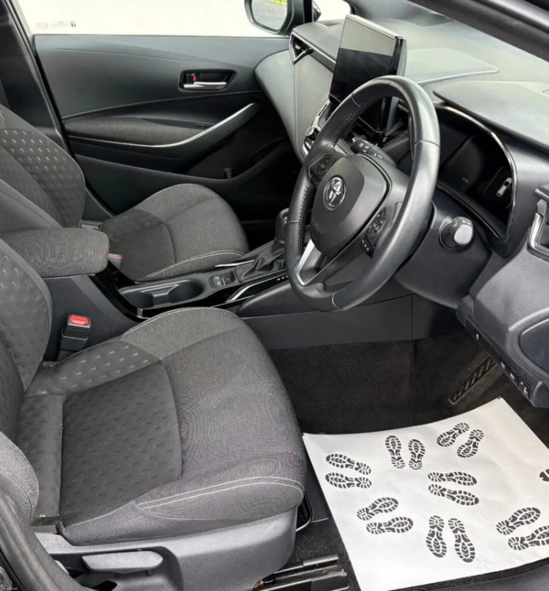 2024 Toyota Corolla 1.8 Hybrid – 22,000 KM - Image 4