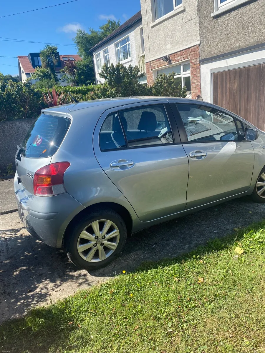 Toyota Yaris 2009 - Image 4