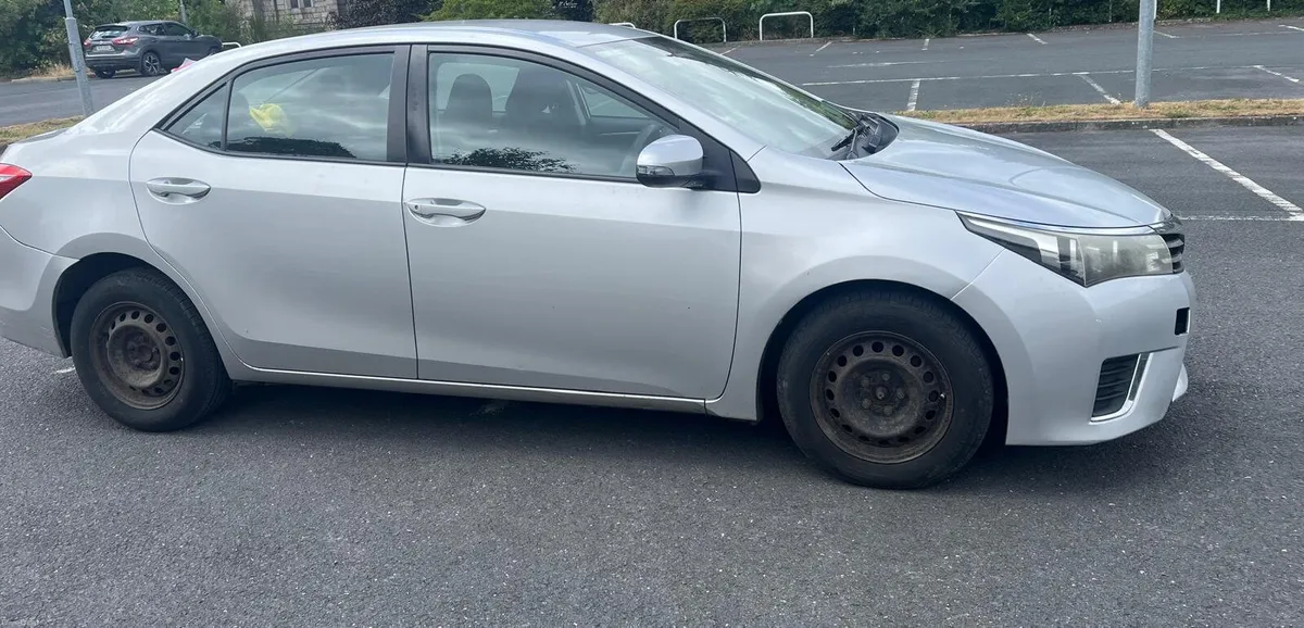 Toyota Corolla - Image 2