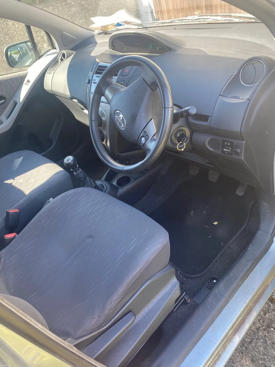 Toyota Yaris 2009 - Image 6