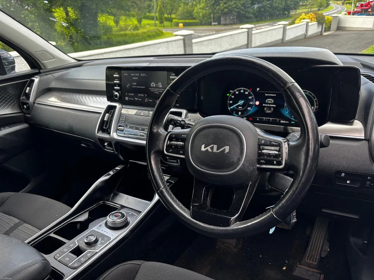 Mar 2023 Kia Sorento 1.6 T-GDi PHEV 2 5dr Auto - Image 4
