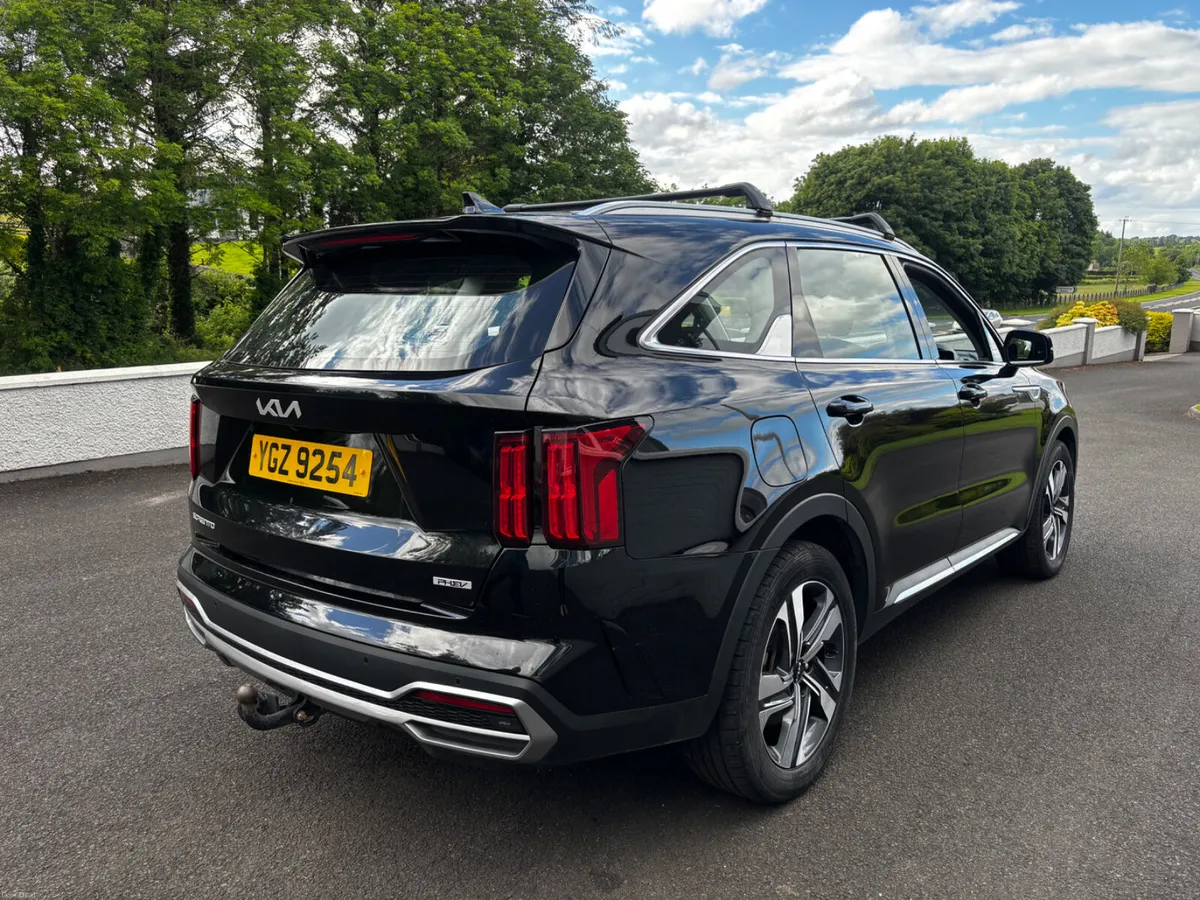 Mar 2023 Kia Sorento 1.6 T-GDi PHEV 2 5dr Auto - Image 3