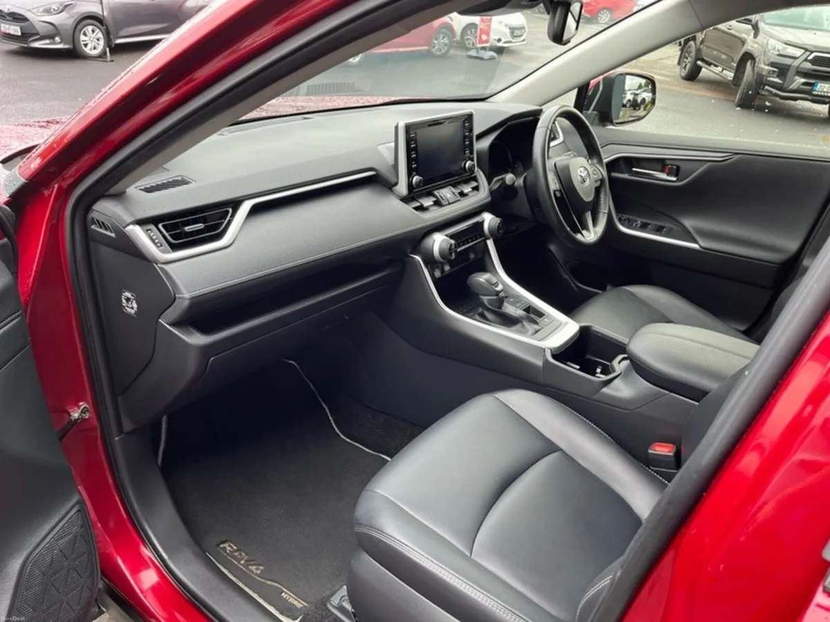 Toyota RAV4 RAV4 HYBRID SOL - Image 6