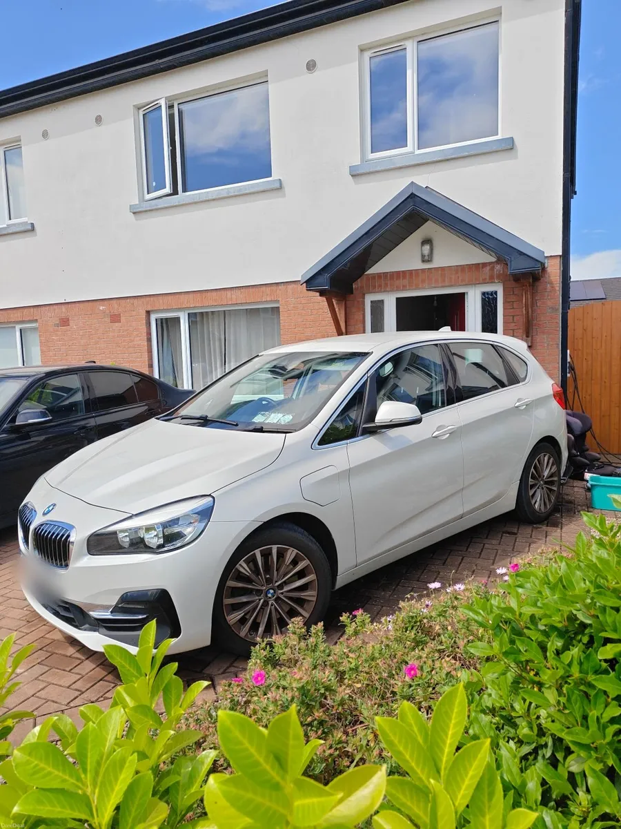 BMW 2-Series 225XE 2020 Luxury Active Tourer - Image 4