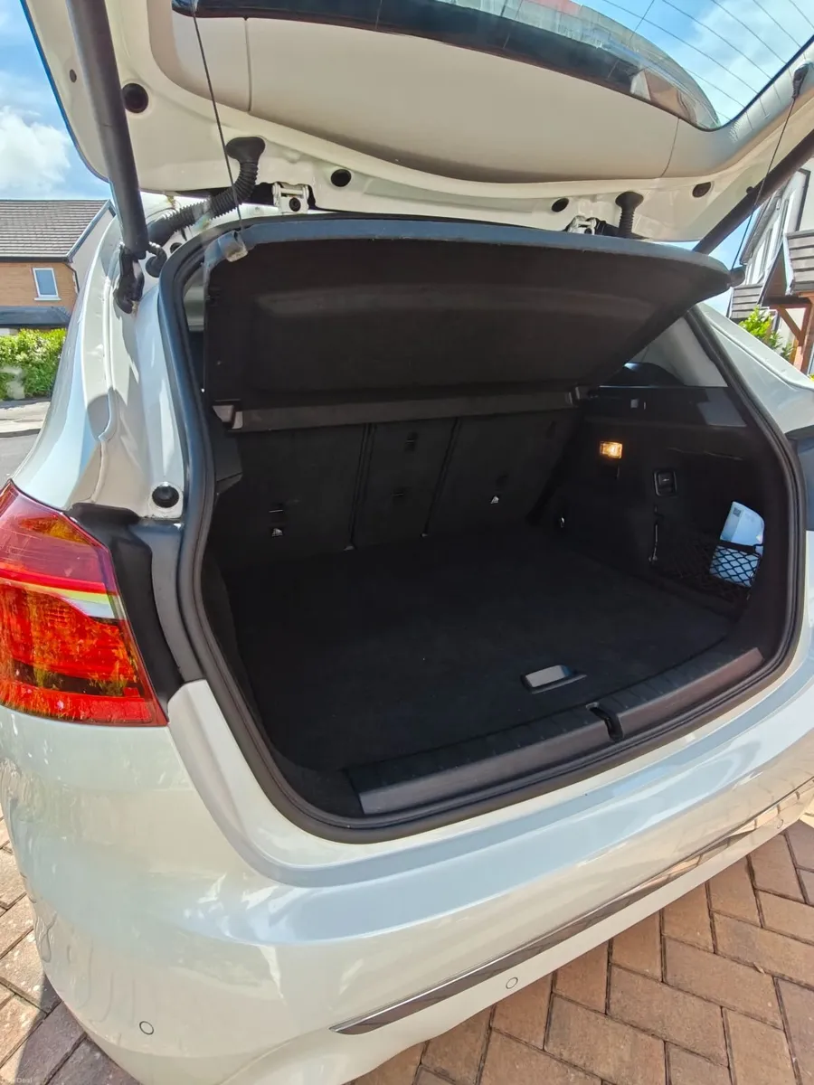 BMW 2-Series 225XE 2020 Luxury Active Tourer - Image 6