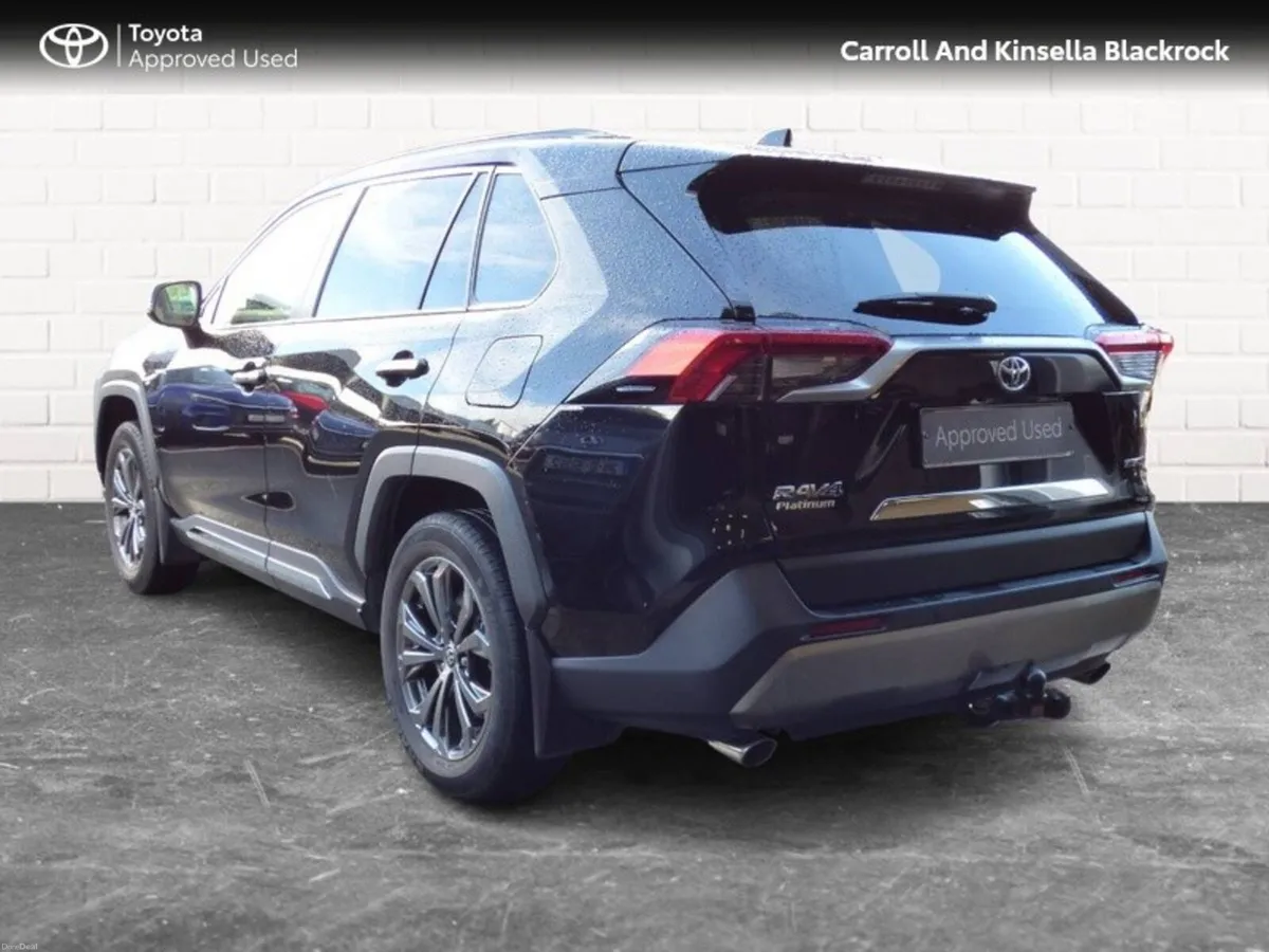Toyota RAV4 Hybrid Platinum FWD - Image 2
