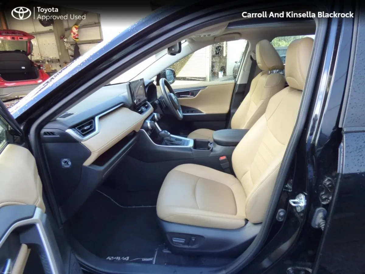 Toyota RAV4 Hybrid Platinum FWD - Image 6