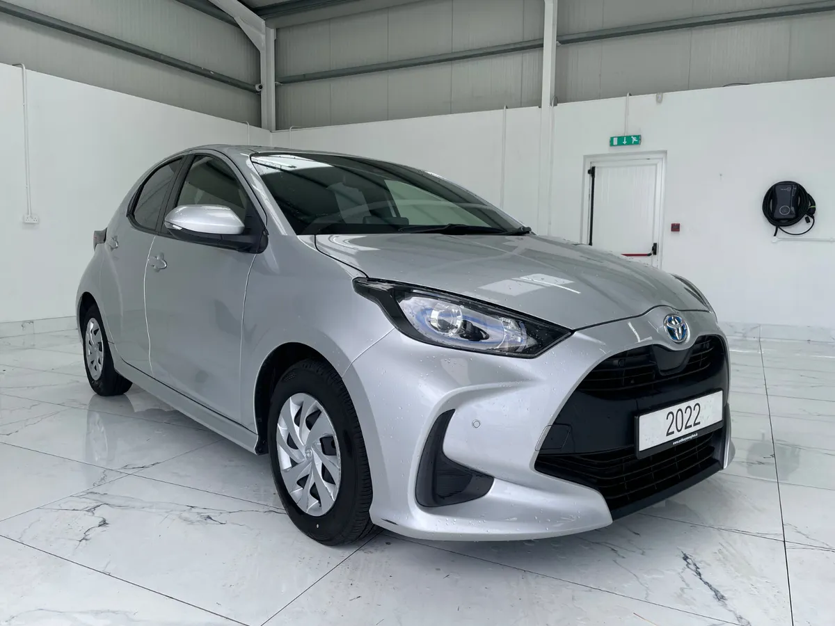 2022 Toyota Yaris - Image 2