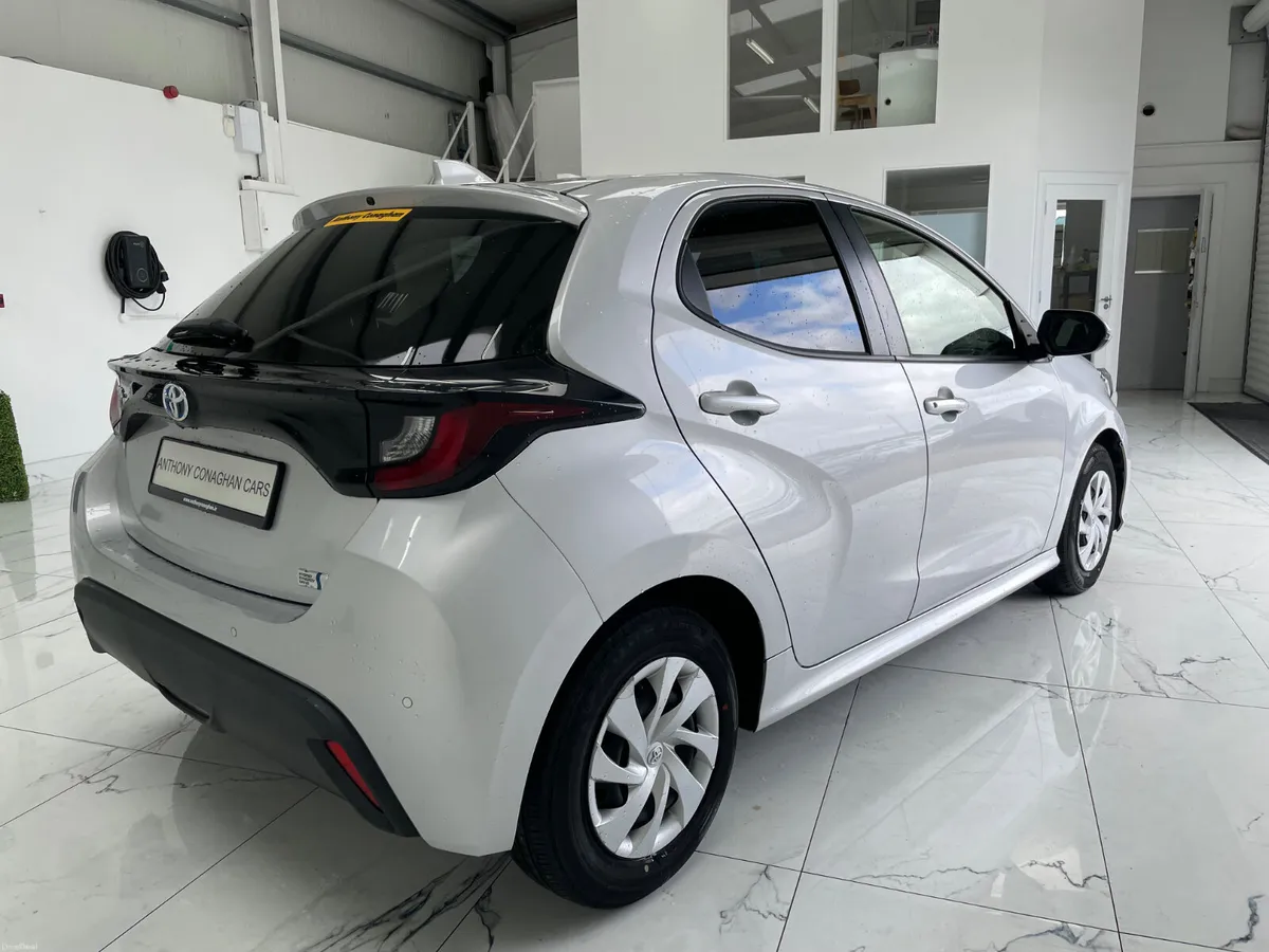 2022 Toyota Yaris - Image 4