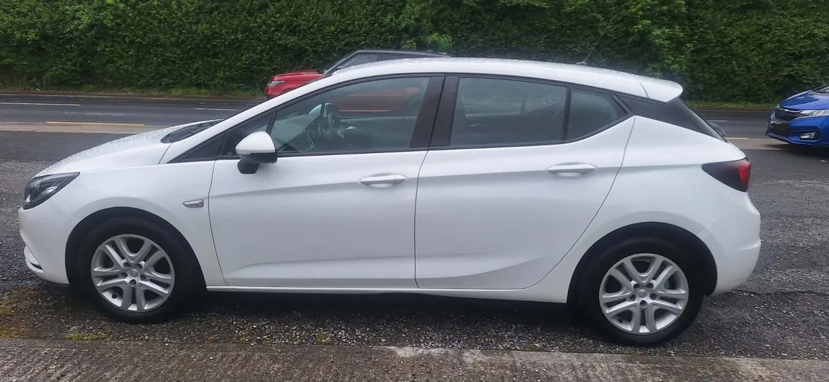 Opel Astra S 1.4 Petrol - Image 4