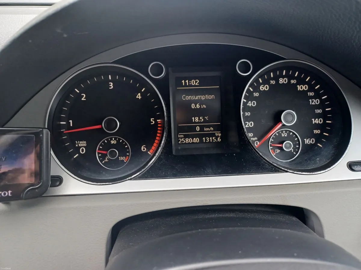 Volkswagen Passat Highline tdi Bluemotion 2010 - Image 5