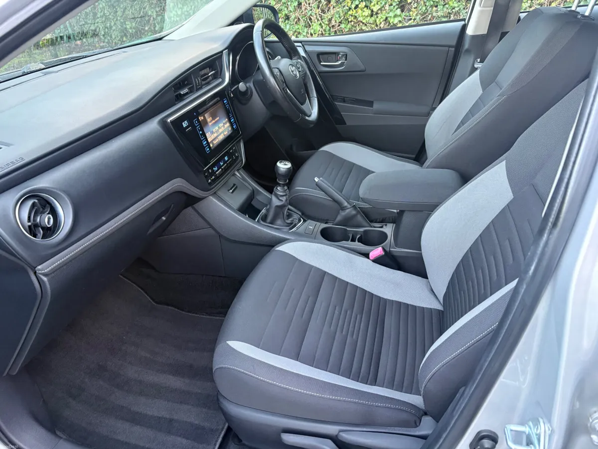 Toyota Auris 2016 1.4 D4D - Image 5
