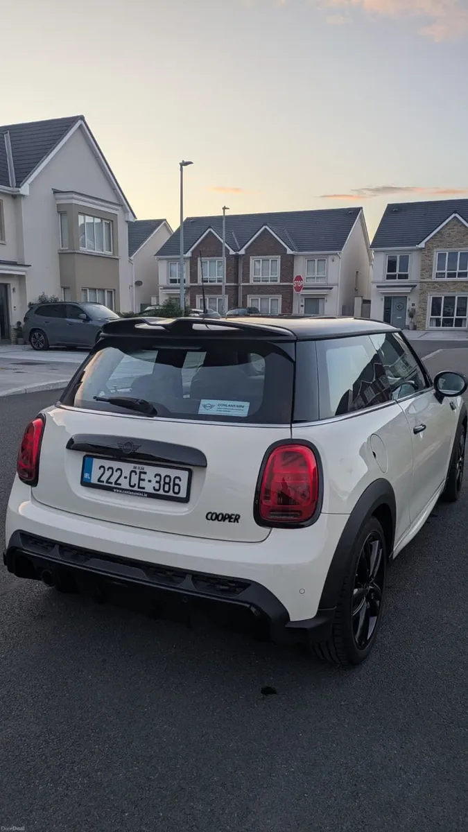 Mini Cooper 2022 - Image 2