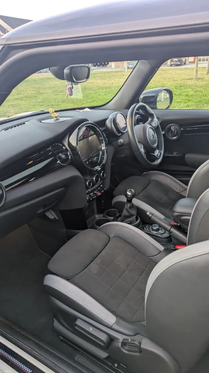 Mini Cooper 2022 - Image 4