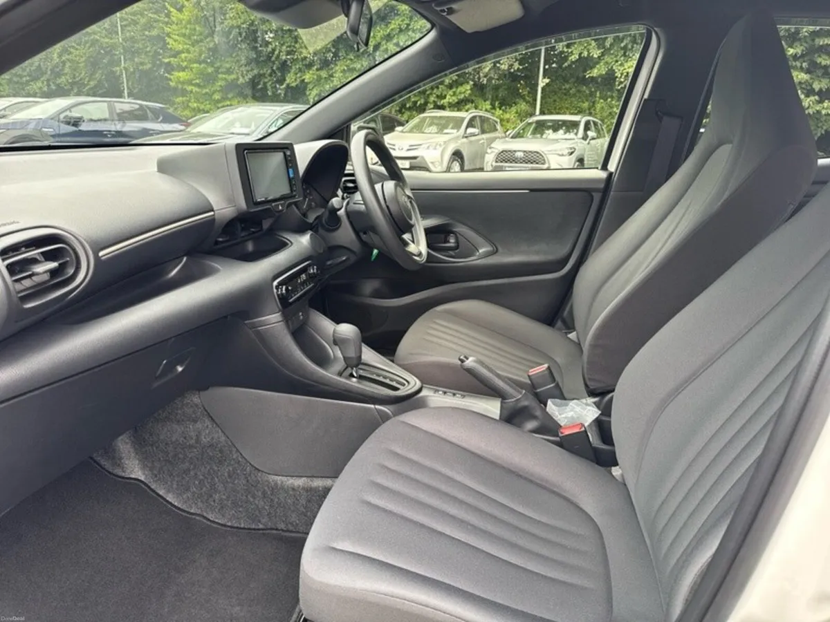 Toyota Yaris YARIS 1.5 HYBRID - Image 6