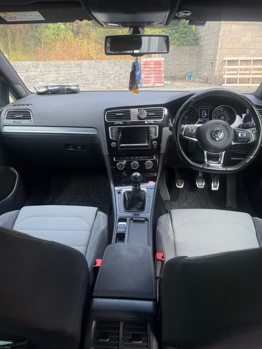 Volkswagen Golf - Image 5