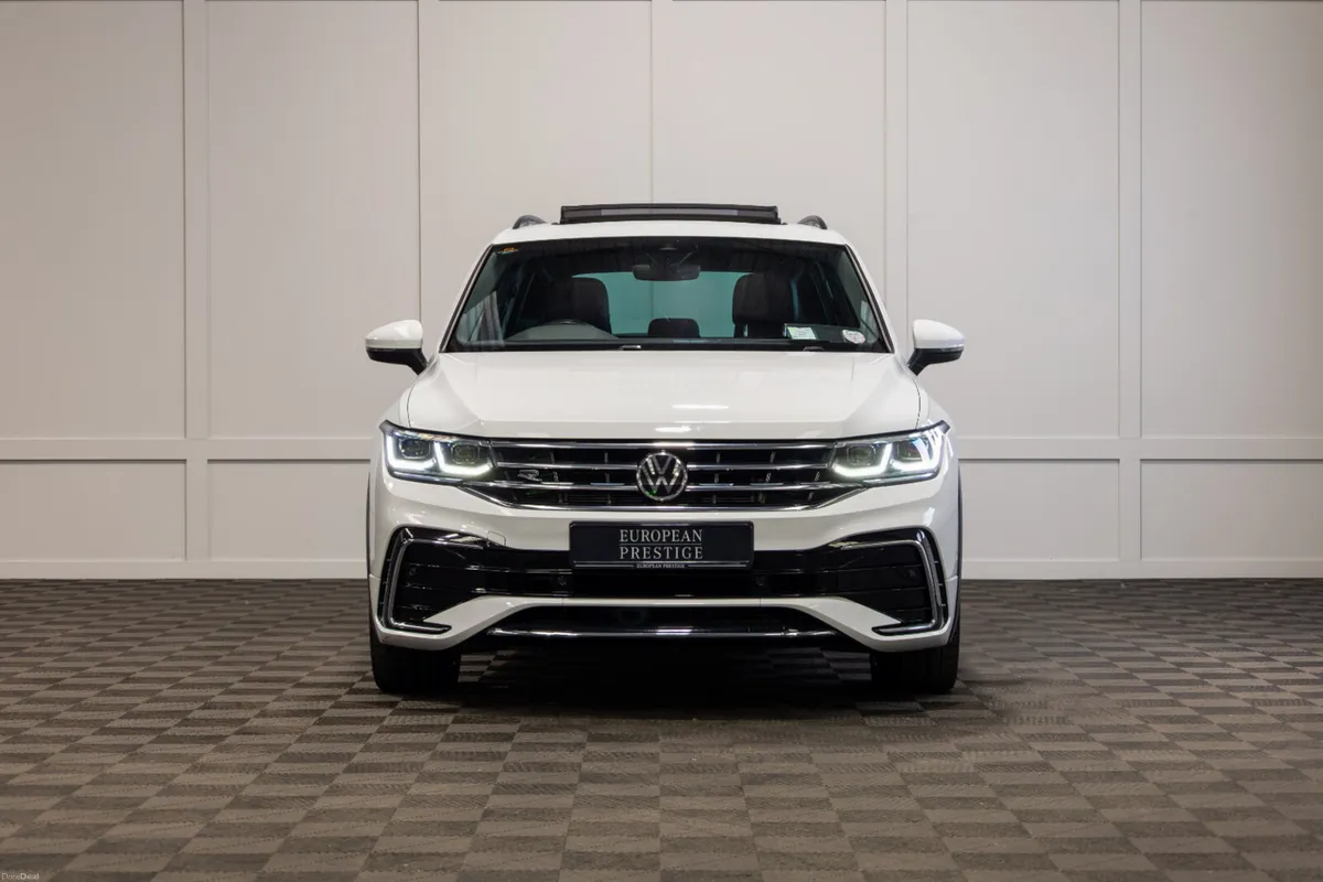 2021 Volkswagen Tiguan R-Line - Image 2