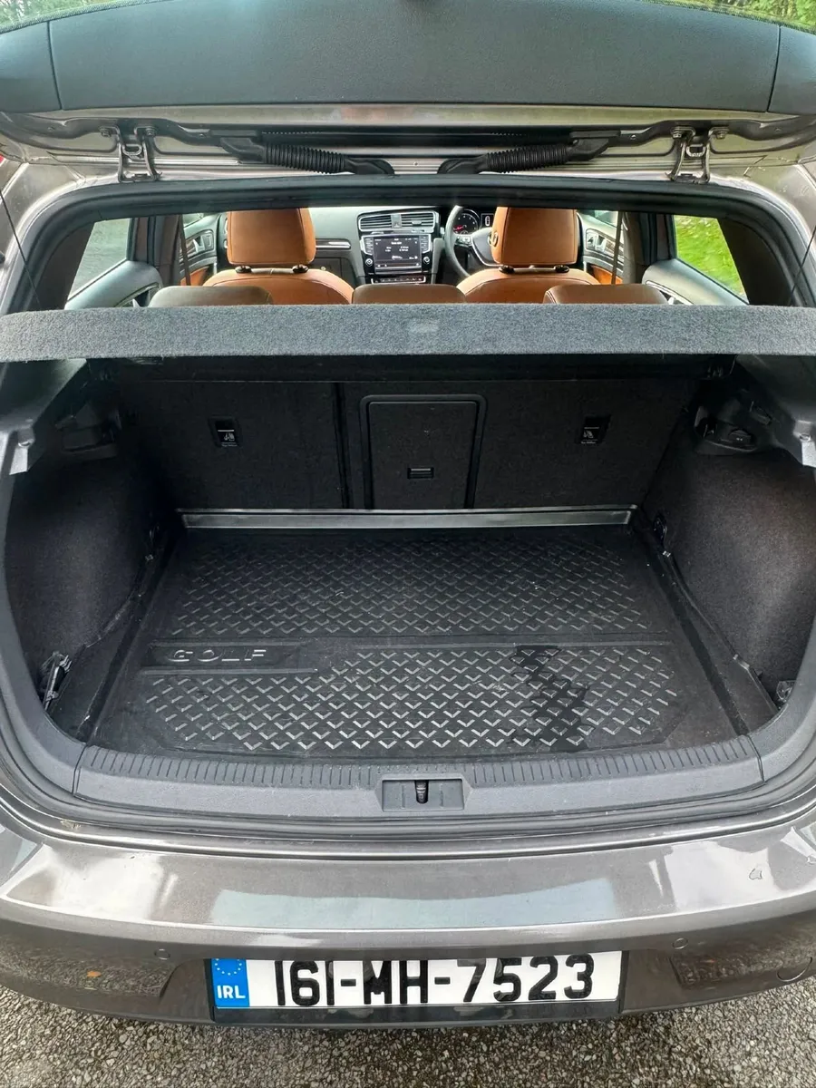 Volkswagen Golf 1.4 TSI Panoramic Sunroof Leather - Image 3