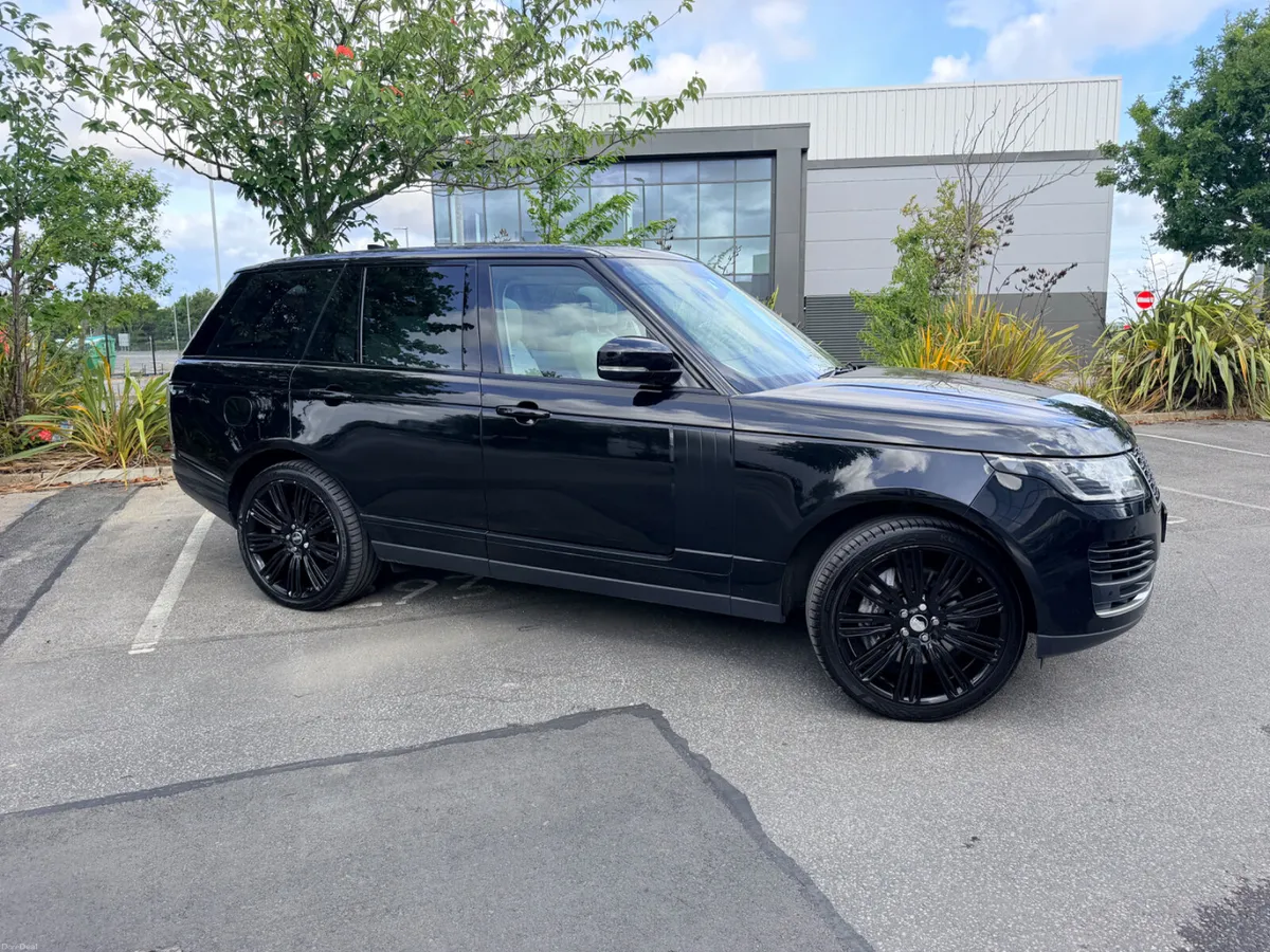 20 Land Rover Range Rover Vogue Phev  Petrol Hybri - Image 4