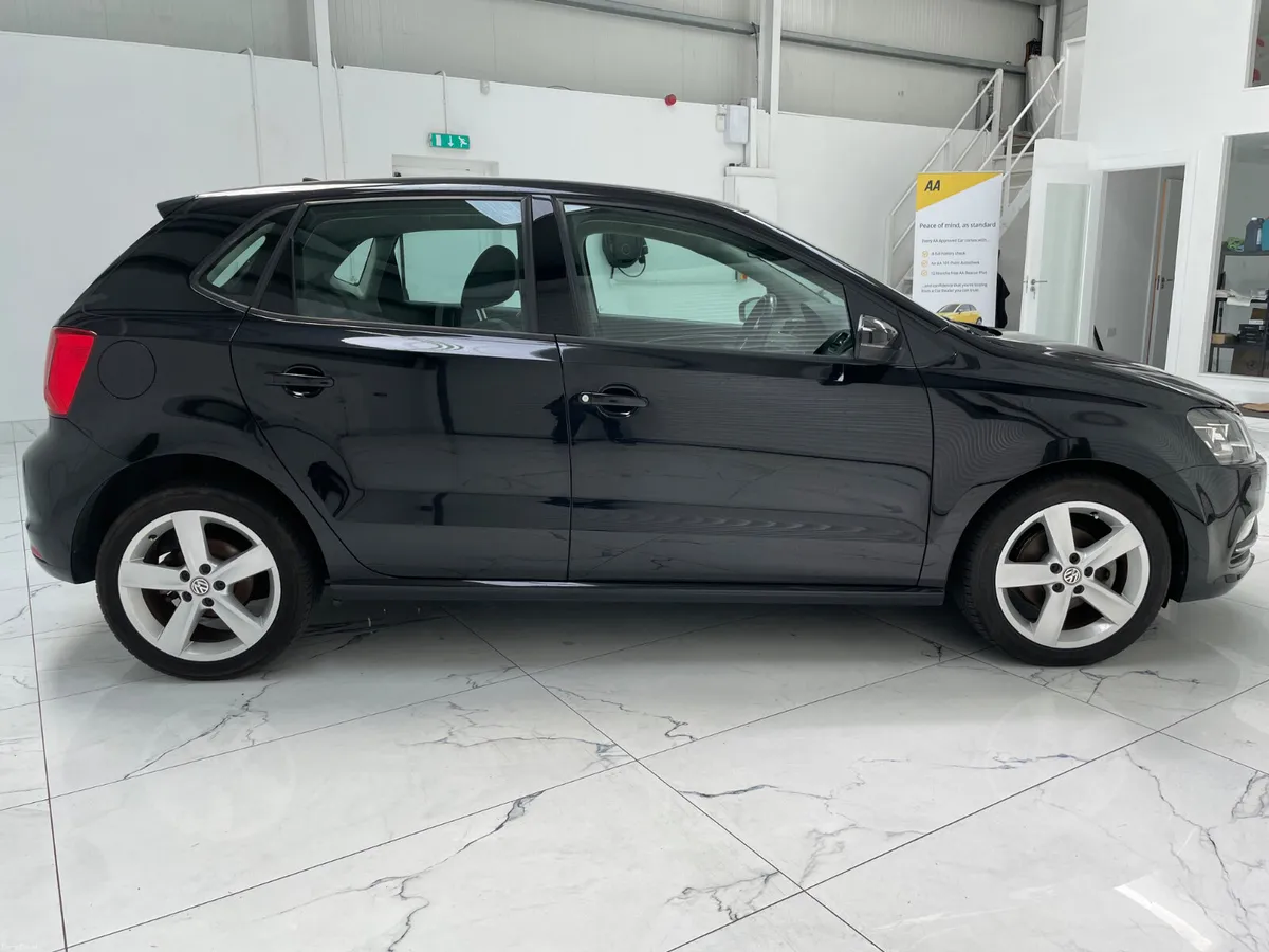 2018 Volkswagen Polo - Image 2