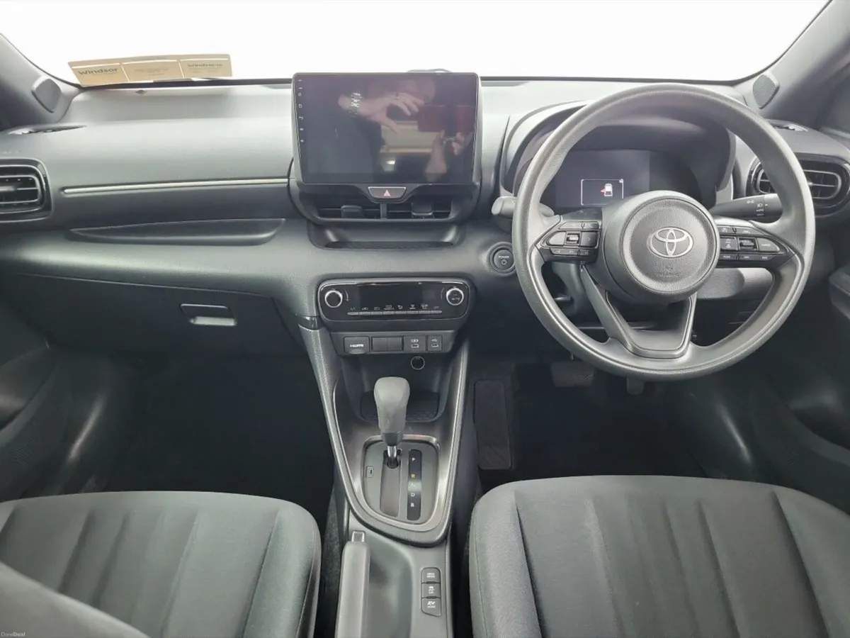Toyota Yaris HYBRID SPORT - Image 3