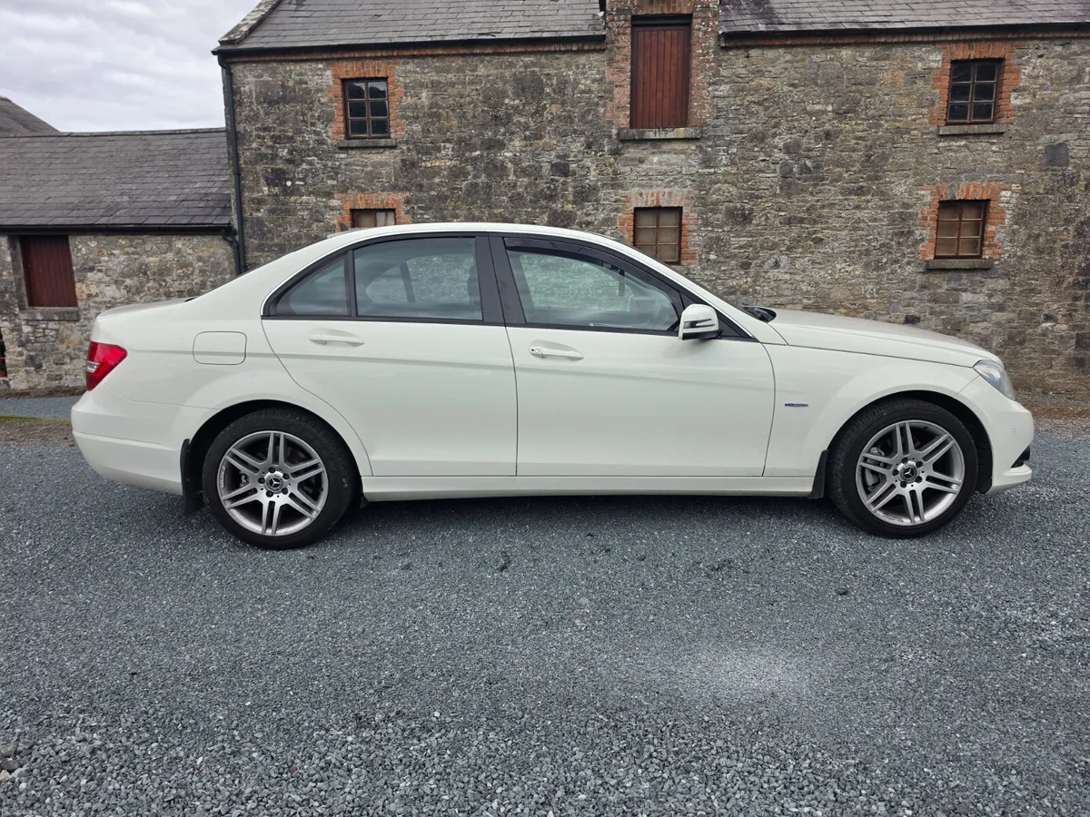 Mercedes-Benz C-Class 2012 - Image 4