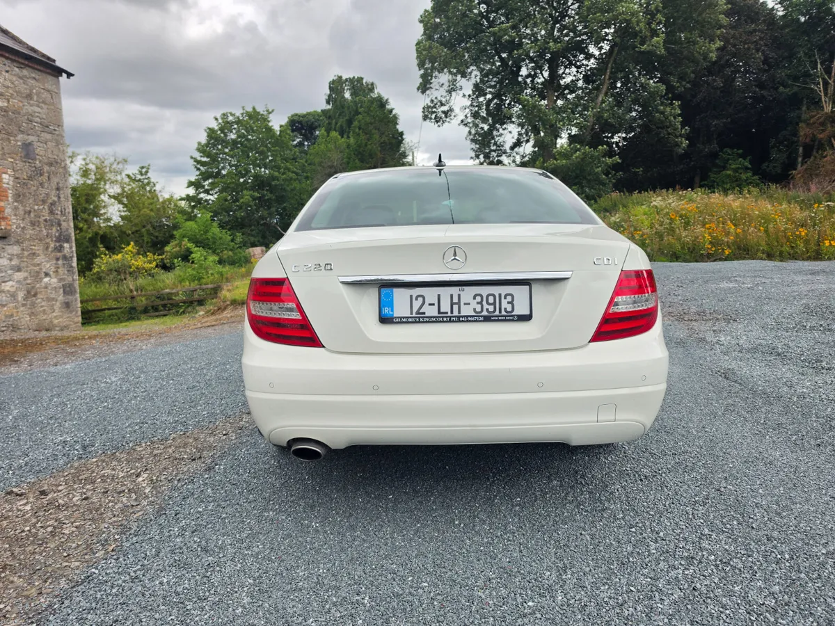 Mercedes-Benz C-Class 2012 - Image 6