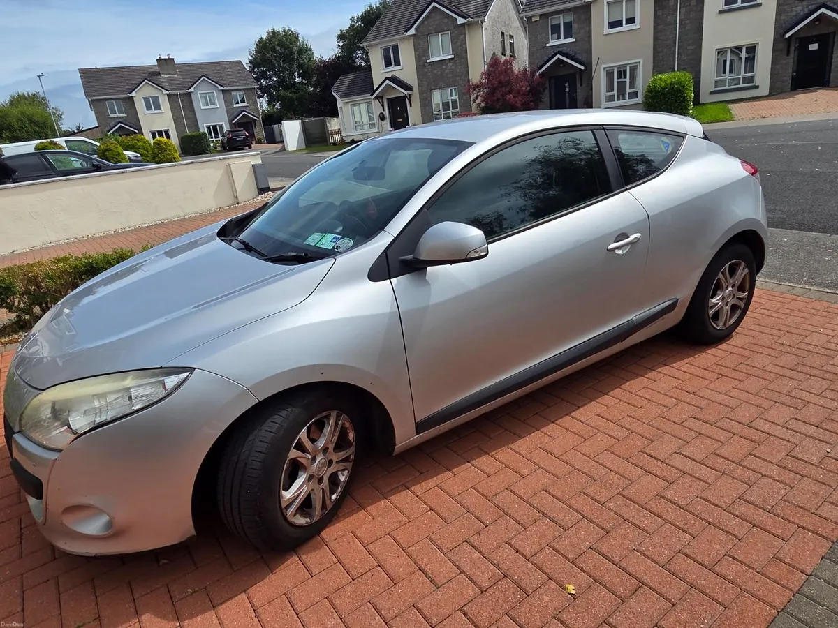 Renault Megane 2010 - Image 2