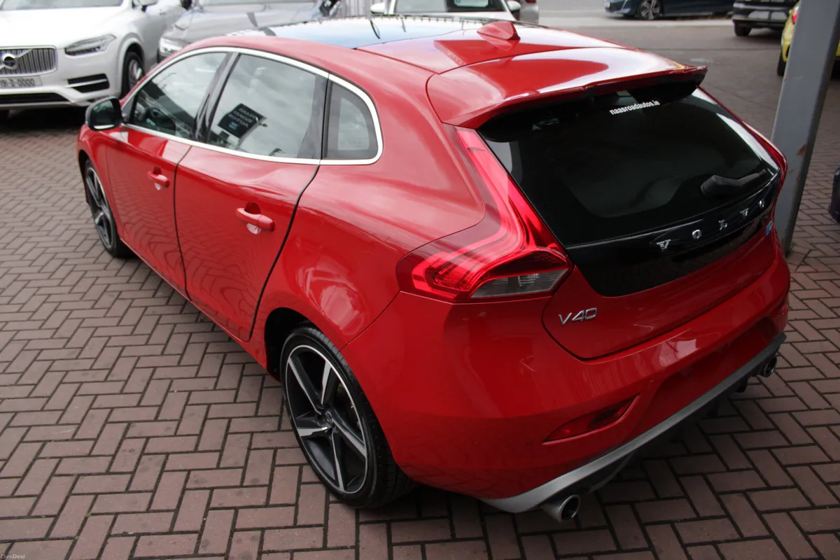 2016 VOLVO V40 R-DESIGN PAN ROOF 5DR HATCHBACK - Image 6