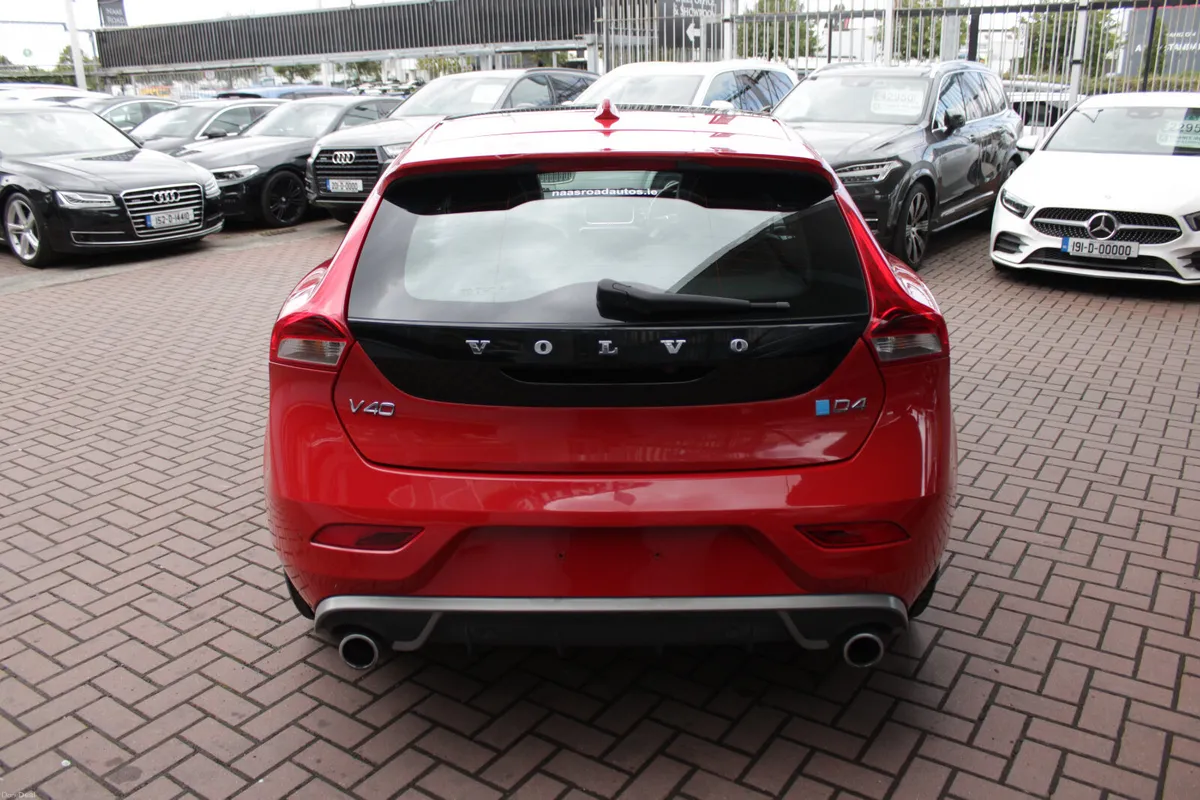 2016 VOLVO V40 R-DESIGN PAN ROOF 5DR HATCHBACK - Image 5