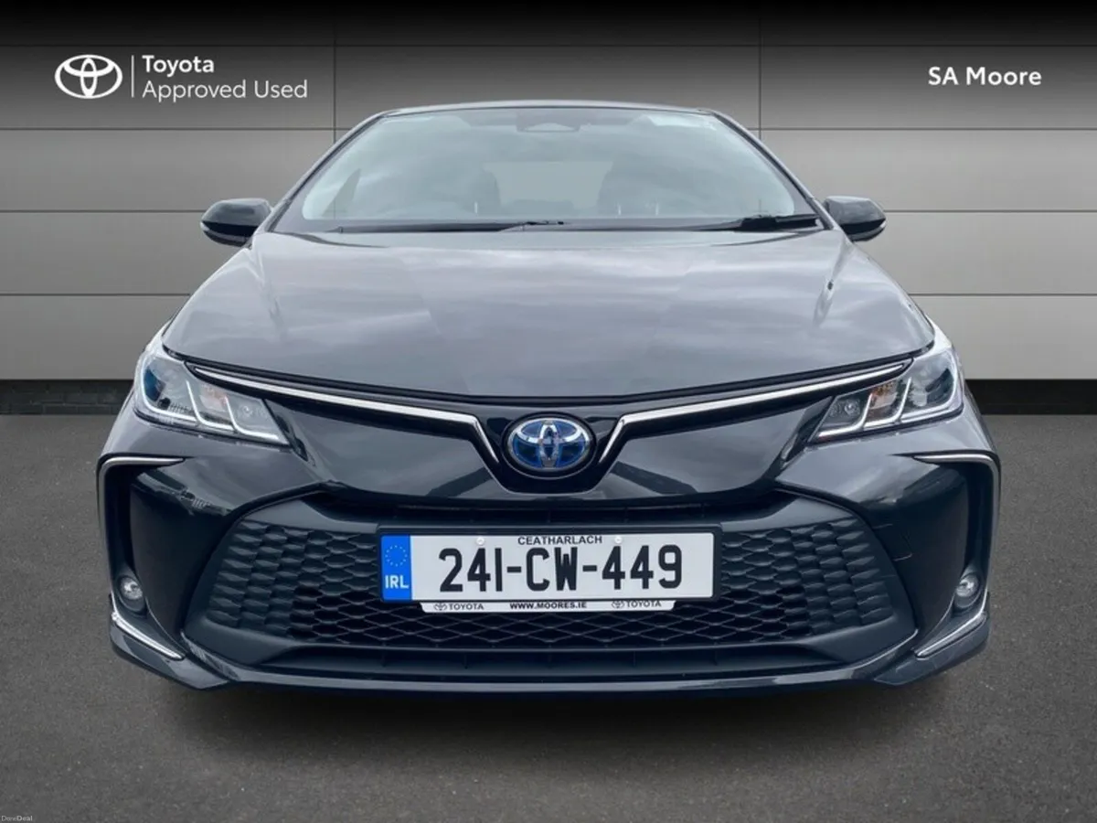 Toyota Corolla HYBRID LUNA SPORT SALOON - Image 5