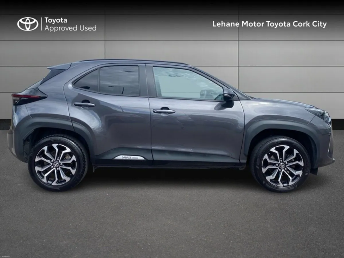 Toyota Yaris Cross LUNA SPORT MONO AUTO - Image 3