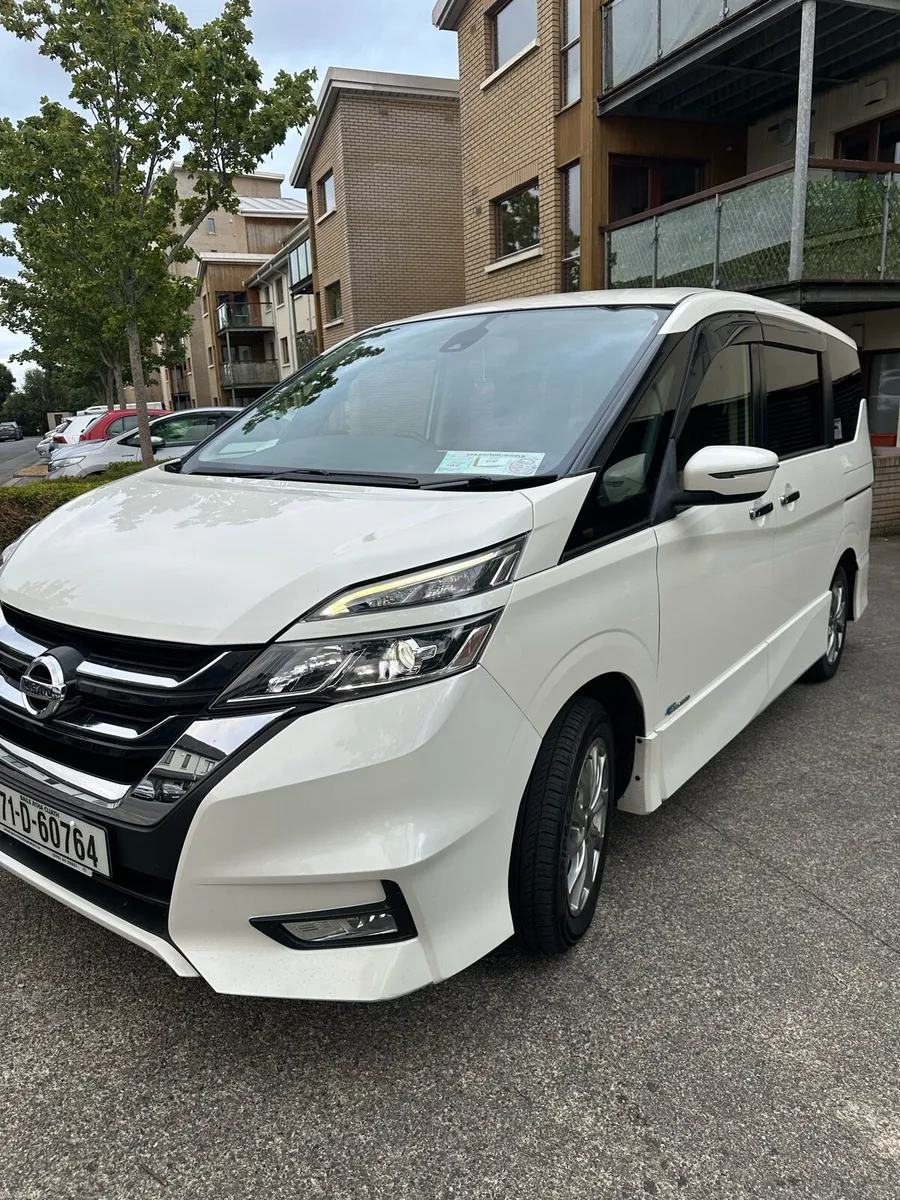 Nissan Serena Automat 2.0 hybrid low mileage - Image 1