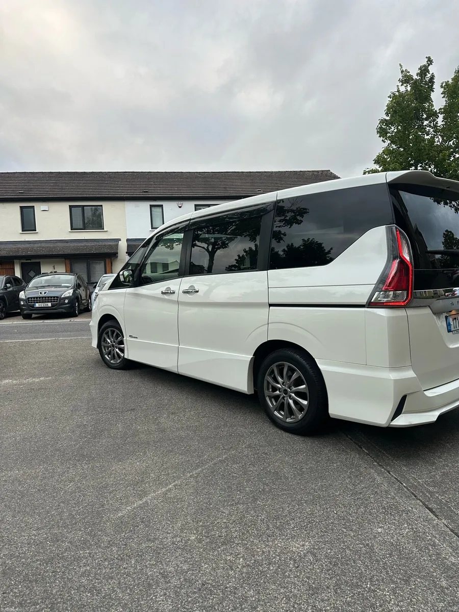 Nissan Serena Automat 2.0 hybrid low mileage - Image 3