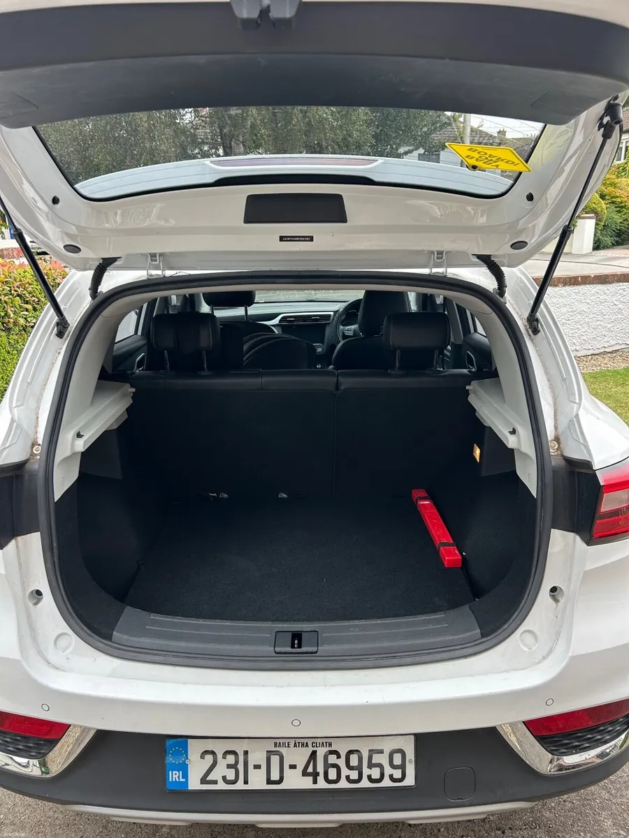 MG ZS 2023 - Image 2