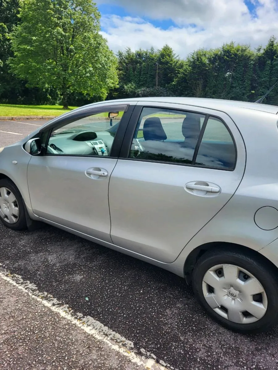 Toyota yaris 07 - Image 5
