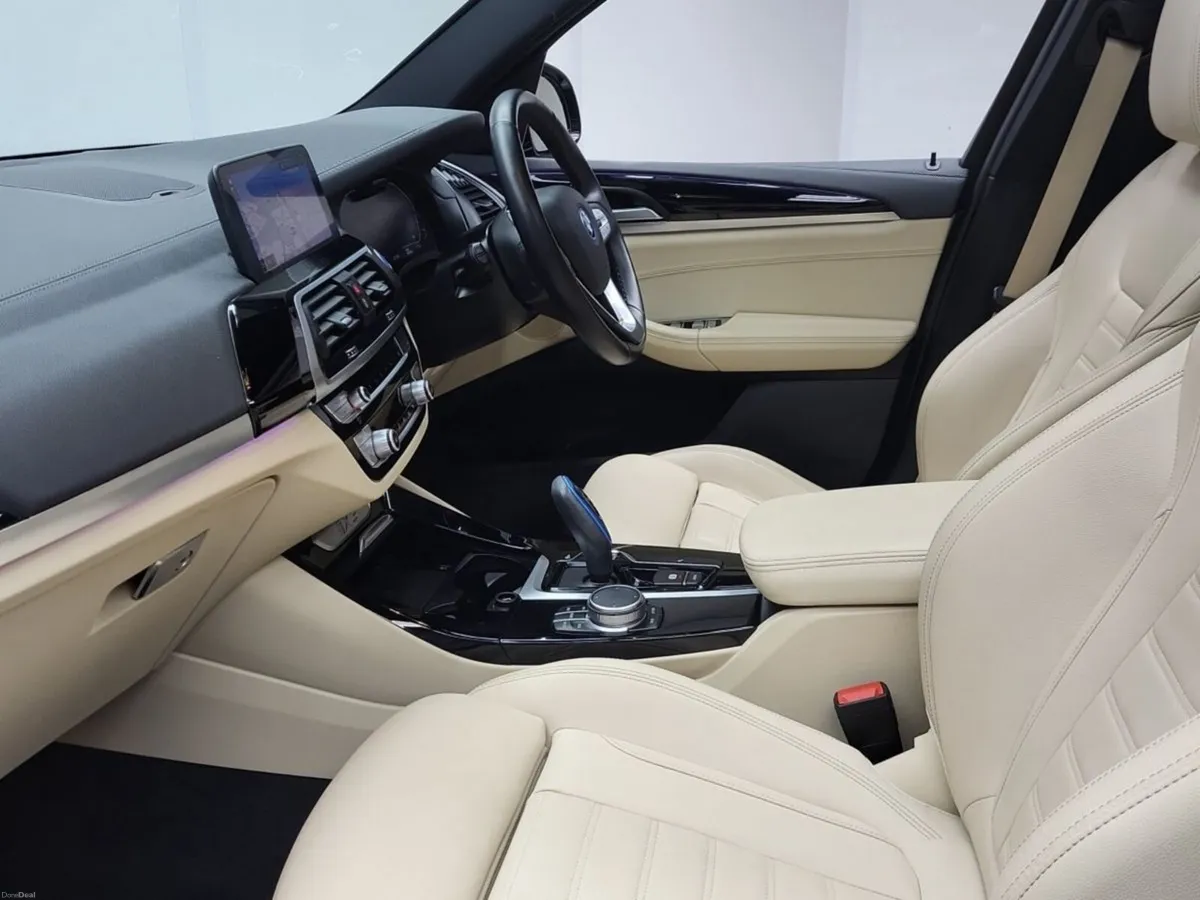 BMW iX3 80 kWh Premier Edition - Image 4