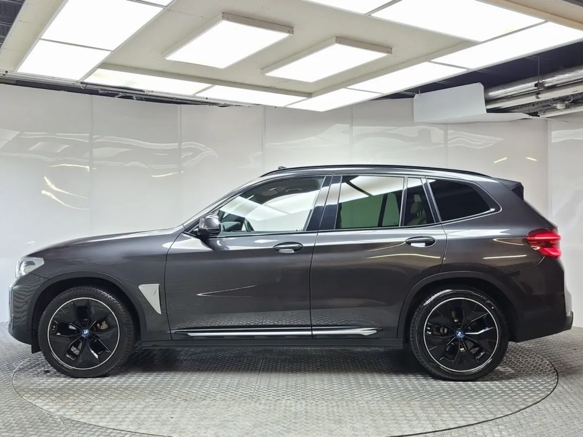 BMW iX3 80 kWh Premier Edition - Image 5