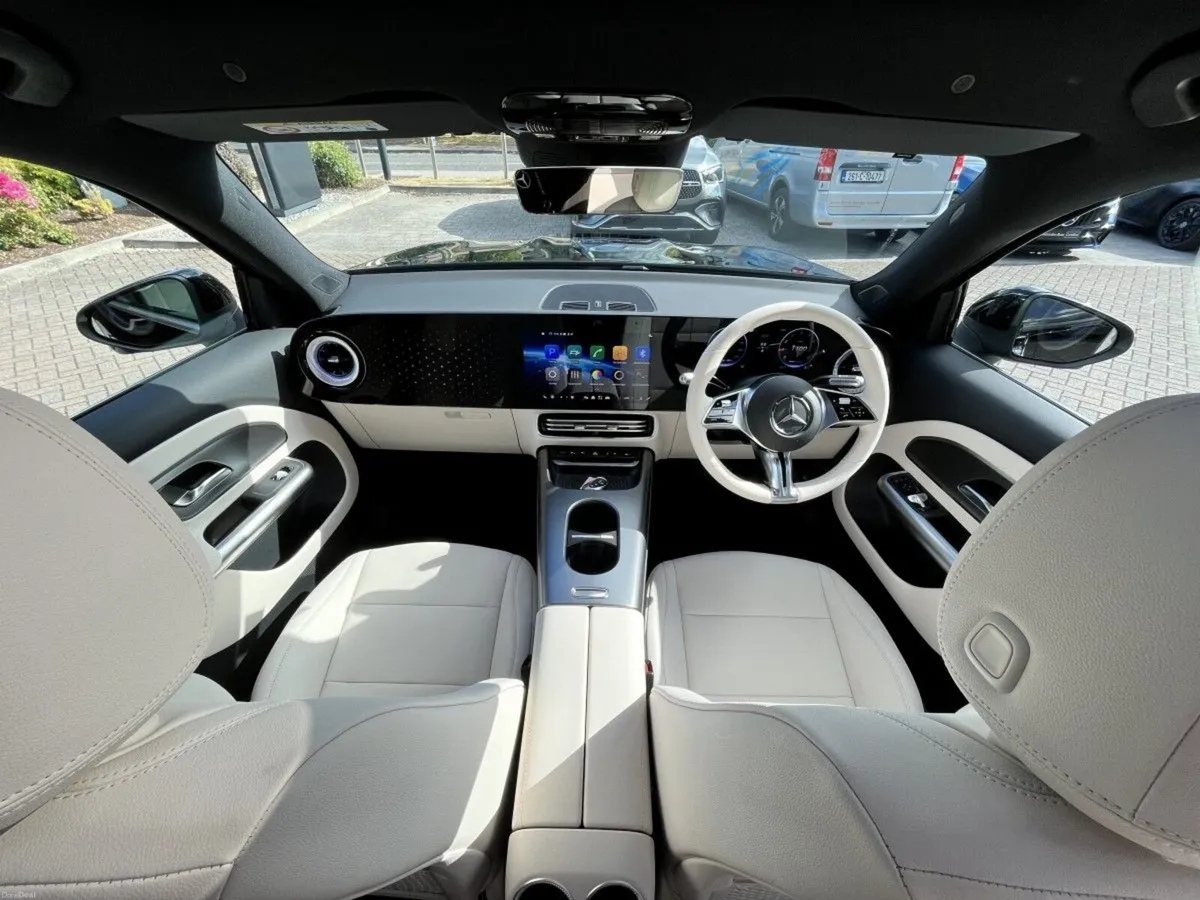 Mercedes-Benz GLB 180 Progressive Line HEV **New M - Image 2