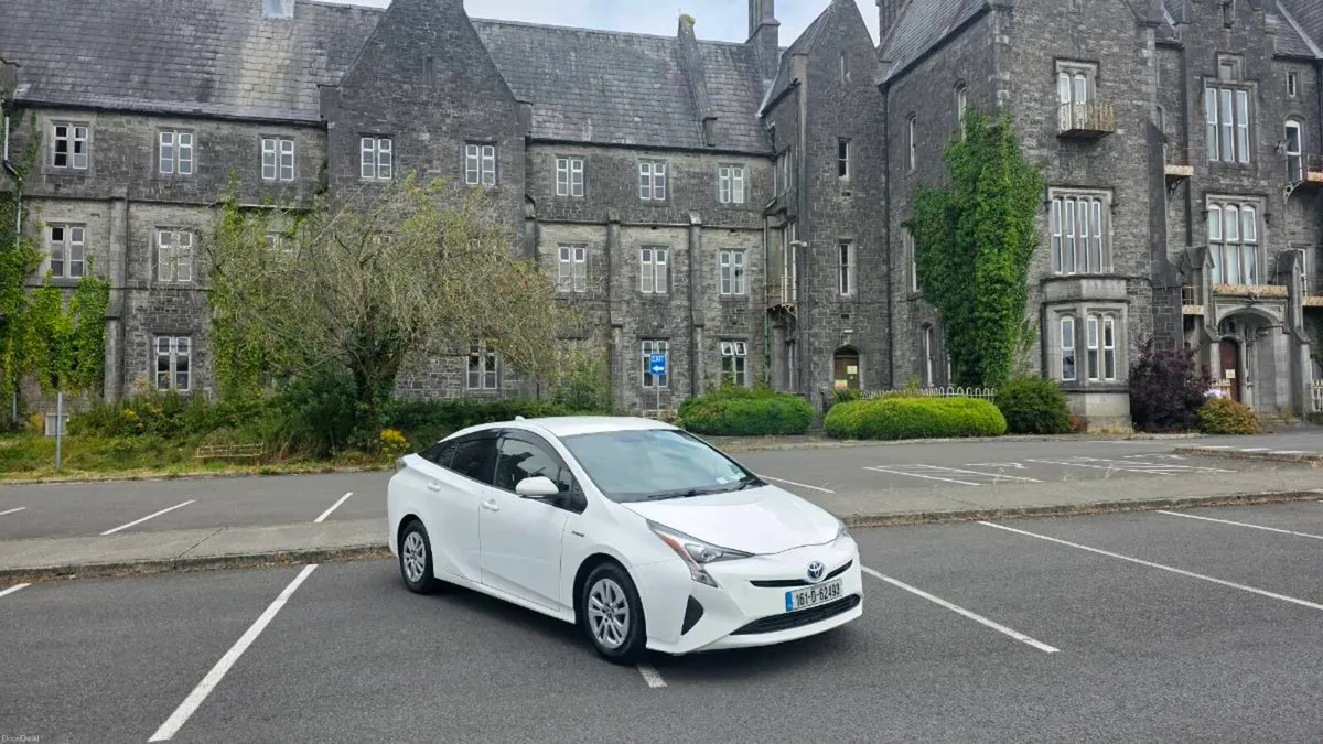 2016(161) TOYOTA PRIUS 1.8 HYBRID 5 DOOR - Image 1